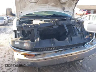 2007 Chevrolet Express Cargo Van with VIN 1GCGG25V571105406, listed as a IAAI auction lot 41176630 with 134,630 mi miles. Bid and sale history available at carsss.com. Image 6.