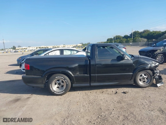 2000 Chevrolet S-10 LS with VIN 1GCCS14W6Y8196437, listed as a IAAI auction lot 41606752 with 269,949 mi miles. Bid and sale history available at carsss.com. Image 14.