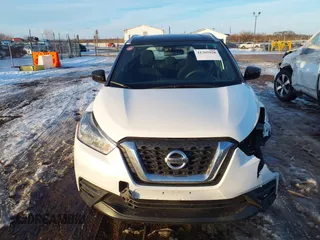 2018 Nissan Kicks S with VIN 3N1CP5CU0JL541030, listed as a IAAI auction lot 41365920 with 38,630 mi miles. Bid and sale history available at carsss.com. Image 12.