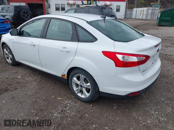 2014 Ford Focus SE with VIN 1FADP3F29EL424571, listed as a IAAI auction lot 41951096 with 88,486 mi miles. Bid and sale history available at carsss.com. Image 3.