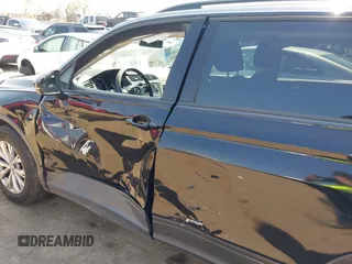 2018 Volkswagen Tiguan S with VIN 3VV1B7AX7JM092033, listed as a IAAI auction lot 42373619 with 124,775 mi miles and . Bid and sale history available at DreamBid. Image 6.