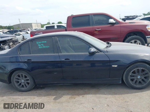 2006 BMW 3 Series 325i with VIN WBAVB17586NK36105, listed as a IAAI auction lot 42076568 with 198,243 mi miles. Bid and sale history available at carsss.com. Image 12.