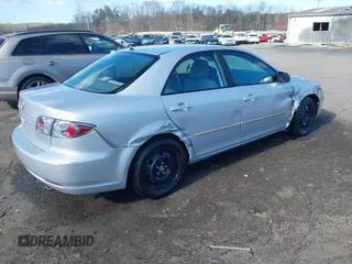 2006 Mazda 6 i with VIN 1YVFP80C165M62457, listed as a IAAI auction lot 41849081 with 172,372 mi miles. Bid and sale history available at carsss.com. Image 4.