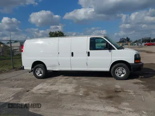 2020 Chevrolet Express Cargo Van with VIN 1GCWGBFP7L1149607, listed as a IAAI auction lot 41519575 with 82,940 mi miles. Bid and sale history available at carsss.com. Image 13.