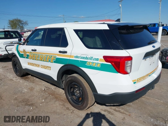 2022 Ford Police Interceptor Utility z VIN 1FM5K8AB2NGA02664, wystawiony jako IAAI lot #40499840 z przebiegiem 7 067 mil mil oraz . Historia ofert i sprzedaży dostępna na DreamBid. Obrazek 3.