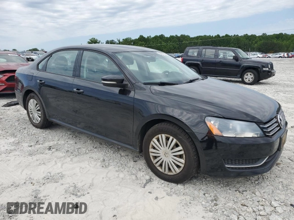 2014 Volkswagen Passat S z VIN 1VWAT7A30EC102382, wystawiony jako Copart lot #58178845 z przebiegiem 158 498 mil mil oraz Czysty tytuł • Clean title. Historia ofert i sprzedaży dostępna na DreamBid. Obrazek 4.