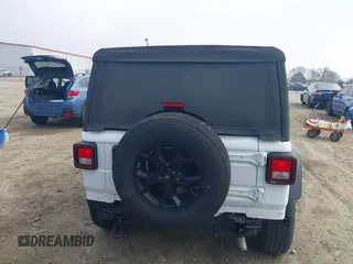 2021 Jeep Wrangler Unlimited Sport S z VIN 1C4HJXDN1MW822016, wystawiony jako IAAI lot #41792808 z przebiegiem 29 719 mil mil oraz . Historia ofert i sprzedaży dostępna na DreamBid. Obrazek 17.