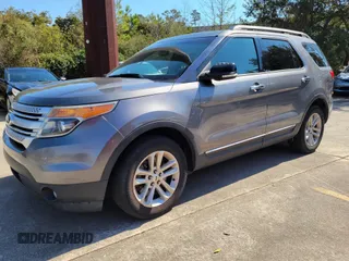 2013 Ford Explorer XLT with VIN 1FM5K7D80DGB75513, listed as a IAAI auction lot 41710101 with 217,330 mi miles. Bid and sale history available at carsss.com. Image 1.