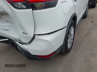 2017 Nissan Rogue SL z VIN JN8AT2MT8HW144260, wystawiony jako IAAI lot #41961989 z przebiegiem 114 627 mil mil oraz . Historia ofert i sprzedaży dostępna na DreamBid. Obrazek 20.