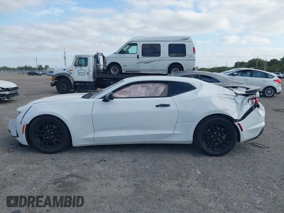2021 Chevrolet Camaro 1LS z VIN 1G1FB1RX1M0101783, wystawiony jako IAAI lot #42095549 z przebiegiem 61 395 mil mil oraz . Historia ofert i sprzedaży dostępna na DreamBid. Obrazek 14.