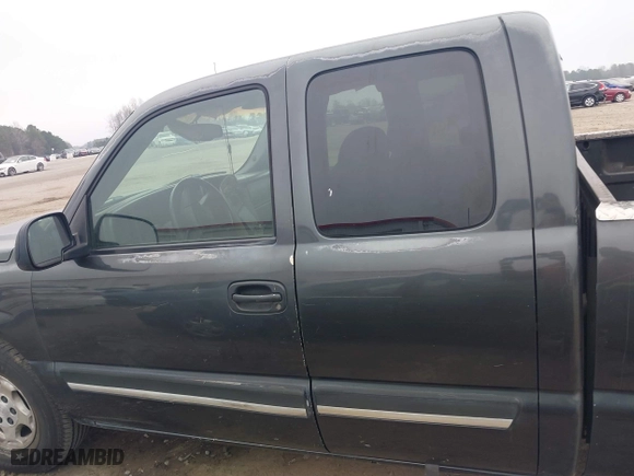 2003 Chevrolet Silverado 1500 LS with VIN 2GCEC19T131315205, listed as a IAAI auction lot 41804738 with 207,940 mi miles. Bid and sale history available at carsss.com. Image 15.