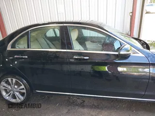 2021 Mercedes-Benz C 300 z VIN W1KWF8EB2MR642843, wystawiony jako IAAI lot #42167645 z przebiegiem 50 435 mil mil oraz . Historia ofert i sprzedaży dostępna na DreamBid. Obrazek 14.