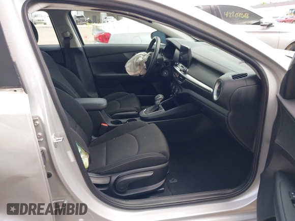 2021 Kia Forte LXS with VIN 3KPF24AD4ME302515, listed as a IAAI auction lot 42204617 with 33,354 mi miles and . Bid and sale history available at DreamBid. Image 5.