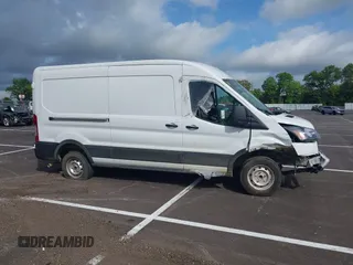 2022 Ford Transit Cargo with VIN 1FTBR1C83NKA81478, listed as a IAAI auction lot 42491735 with 12,902 mi miles and . Bid and sale history available at DreamBid. Image 13.