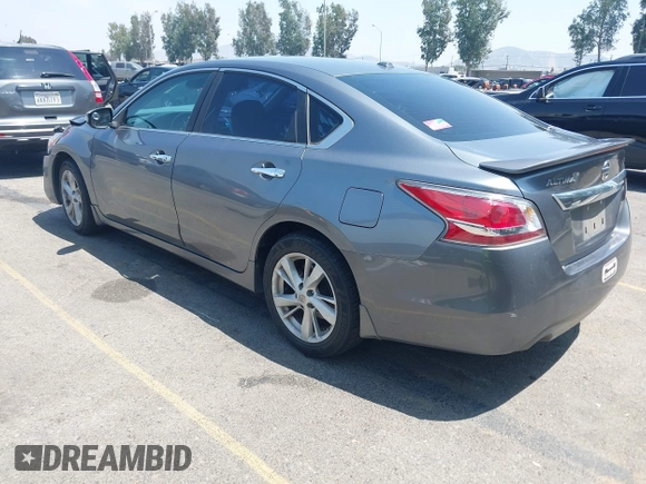 2015 Nissan Altima SV z VIN 1N4AL3AP1FC261692, wystawiony jako IAAI lot #42378146 z przebiegiem 215 563 mil mil oraz . Historia ofert i sprzedaży dostępna na DreamBid. Obrazek 3.