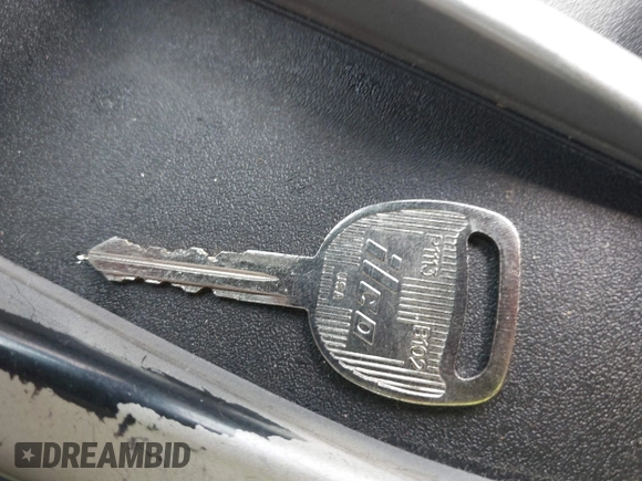 2005 Chevrolet Equinox LS z VIN 2CNDL23F356008964, wystawiony jako IAAI lot #42457228 z przebiegiem Nie podano mil oraz . Historia ofert i sprzedaży dostępna na DreamBid. Obrazek 11.