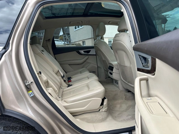 2018 Audi Q7 Premium Plus with VIN WA1LHAF76JD021083, listed as a Copart auction lot 52588465 with 136,722 mi miles and Clean Title. Bid and sale history available at carsss.com. Image 8.