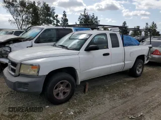 2008 Dodge Dakota с VIN 1D3HE32KX8S525837, выставлен на аукционе Copart как лот 53922725 с пробегом 138 810 миль миль и Списание • Salvage title. История ставок и продаж доступна на DreamBid. Изображение 1.