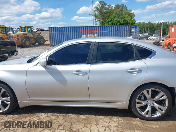 2013 Infiniti M with VIN JN1BY1AP0DM513527, listed as a IAAI auction lot 42170513 with 194,908 mi miles and . Bid and sale history available at DreamBid. Image 15.