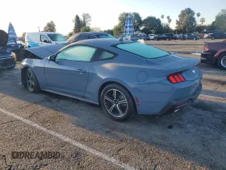 2024 Ford Mustang EcoBoost z VIN 1FA6P8TH2R5149490, wystawiony jako Copart lot #51705725 z przebiegiem 4 064 mil mil oraz Szkoda całkowita • Salvage title. Historia ofert i sprzedaży dostępna na DreamBid. Obrazek 2.