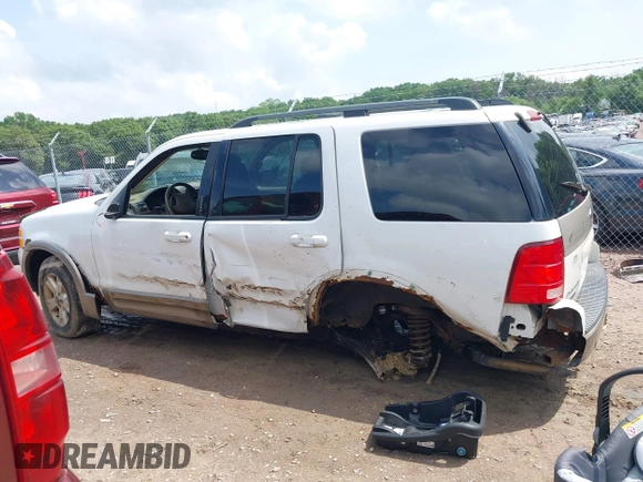 2003 Ford Explorer Eddie Bauer z VIN 1FMDU74K83UC53876, wystawiony jako IAAI lot #42502303 z przebiegiem 270 816 mil mil oraz . Historia ofert i sprzedaży dostępna na DreamBid. Obrazek 14.