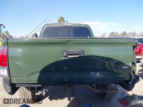 2021 Toyota Tacoma 4WD SR5 with VIN 3TMDZ5BN2MM101265, listed as a IAAI auction lot 41272874 with 51,989 mi miles. Bid and sale history available at carsss.com. Image 17.