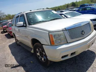 2005 Cadillac Escalade z VIN 1GYEC63N95R228602, wystawiony jako IAAI lot #41927603 z przebiegiem 306 938 mil mil oraz . Historia ofert i sprzedaży dostępna na DreamBid. Obrazek 1.