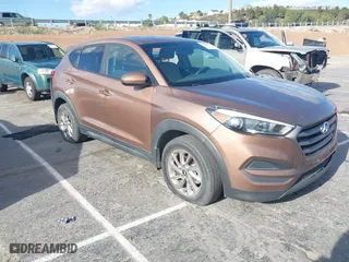 2016 Hyundai Tucson SE with VIN KM8J23A47GU166435, listed as a IAAI auction lot 41952751 with 66,785 mi miles. Bid and sale history available at carsss.com. Image 1.