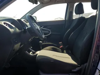 2014 Scion xD z VIN JTKKUPB41E1039762, wystawiony jako Copart lot #57066585 z przebiegiem 179 364 mil mil oraz Tytuł czysty. Historia ofert i sprzedaży dostępna na DreamBid. Obrazek 7.