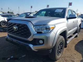 2020 Toyota Tacoma 2WD SR5 with VIN 3TMAZ5CN4LM138902, listed as a IAAI auction lot 41453443 with 25,447 mi miles. Bid and sale history available at carsss.com. Image 17.