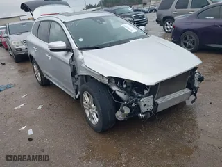 2016 Volvo XC60 T5 Drive-E Premier with VIN YV440MDK0G2826671, listed as a IAAI auction lot 41466201 with 81,659 mi miles. Bid and sale history available at carsss.com. Image 1.