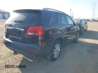 2011 Kia Sorento EX with VIN 5XYKU4A20BG153415, listed as a IAAI auction lot 41768219 with 185,732 mi miles. Bid and sale history available at carsss.com. Image 4.