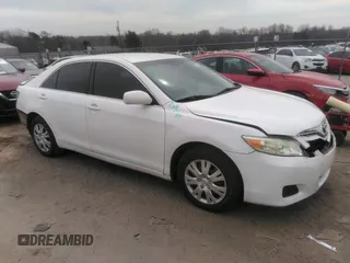 2011 Toyota Camry LE z VIN 4T1BF3EK9BU656806, wystawiony jako IAAI lot #41792844 z przebiegiem 163 634 mil mil oraz . Historia ofert i sprzedaży dostępna na DreamBid. Obrazek 1.