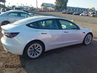 2021 Tesla Model 3 Long Range z VIN 5YJ3E1EB0MF936609, wystawiony jako IAAI lot #41599411 z przebiegiem 55 993 mil mil oraz . Historia ofert i sprzedaży dostępna na DreamBid. Obrazek 13.