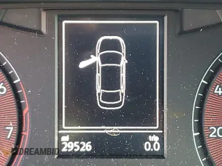 2019 Volkswagen Jetta GLI S z VIN 3VW6T7BU9KM180134, wystawiony jako Copart lot #63391832 z przebiegiem 29 526 mil mil oraz . Historia ofert i sprzedaży dostępna na DreamBid. Obrazek 8.