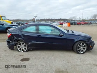 2003 Mercedes-Benz C 230 Kompressor с VIN WDBRN40J93A457301, выставлен на аукционе IAAI как лот 40839325 с пробегом 146 263 миль миль и . История ставок и продаж доступна на DreamBid. Изображение 14.