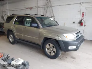 2005 Toyota 4Runner SR5 with VIN JTEBU14R458037441, listed as a IAAI auction lot 42043411 with 238,317 mi miles. Bid and sale history available at carsss.com. Image 1.
