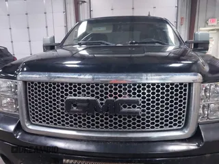 2010 GMC Sierra 1500 Denali z VIN 3GTRKXE20AG272226, wystawiony jako IAAI lot #41958283 z przebiegiem 244 627 mil mil oraz . Historia ofert i sprzedaży dostępna na DreamBid. Obrazek 12.