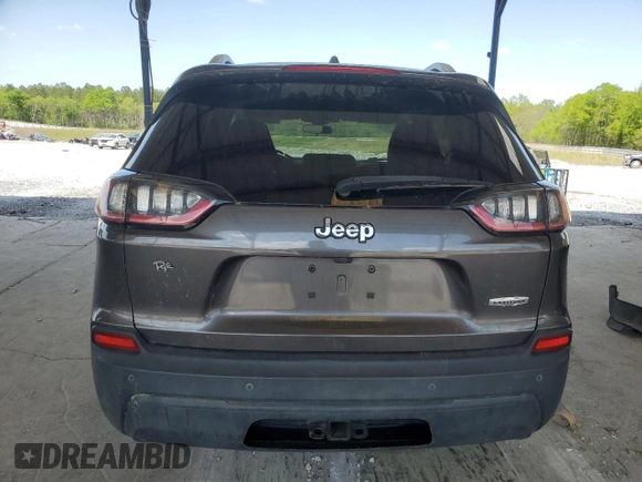 2019 Jeep Cherokee Latitude Plus z VIN 1C4PJLLB7KD241334, wystawiony jako Copart lot #52323575 z przebiegiem 82 570 mil mil oraz Szkoda całkowita • Salvage title. Historia ofert i sprzedaży dostępna na DreamBid. Obrazek 6.