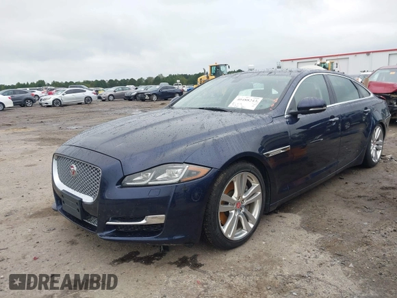 2017 Jaguar XJ Portfolio z VIN SAJWJ2GD0H8W12466, wystawiony jako IAAI lot #40488243 z przebiegiem 41 687 mil mil oraz . Historia ofert i sprzedaży dostępna na DreamBid. Obrazek 17.