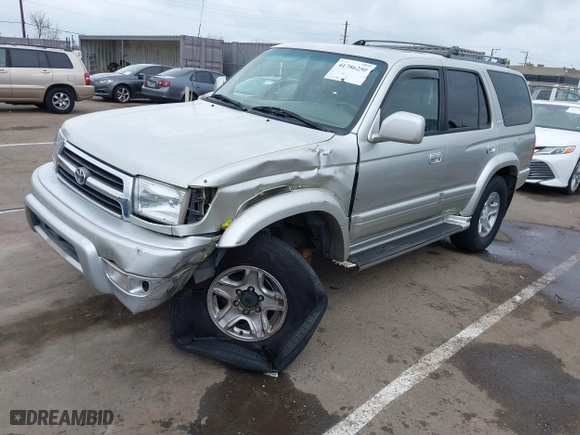 2000 Toyota 4Runner Limited with VIN JT3HN87R8Y0301624, listed as a IAAI auction lot 41786250 with 224,680 mi miles. Bid and sale history available at carsss.com. Image 17.