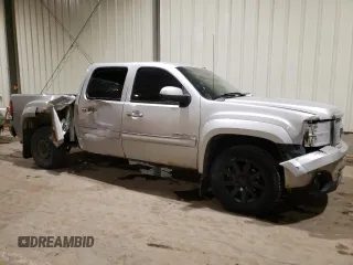 2007 GMC Sierra Denali z VIN 2GTEK638571692369, wystawiony jako Copart lot #46514983 z przebiegiem 261 756 mil mil oraz Szkody całkowita. Historia ofert i sprzedaży dostępna na DreamBid. Obrazek 4.