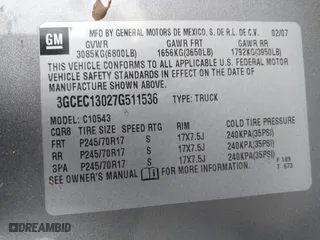2007 Chevrolet Silverado 1500 LT w/1LT with VIN 3GCEC13027G511536, listed as a IAAI auction lot 41637646 with 204,905 mi miles. Bid and sale history available at carsss.com. Image 9.