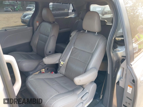 2015 Toyota Sienna XLE with VIN 5TDYK3DC2FS582546, listed as a IAAI auction lot 42443288 with 274,214 mi miles and . Bid and sale history available at DreamBid. Image 8.