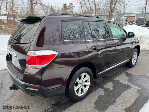 2012 Toyota Highlander with VIN 5TDBK3EH0CS163073, listed as a Copart auction lot 46930795 with 147,444 mi miles and Clean Title. Bid and sale history available at carsss.com. Image 4.