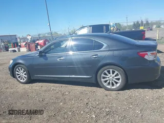 2011 Lexus LS 460 z VIN JTHCL5EF5B5010512, wystawiony jako IAAI lot #42166304 z przebiegiem 184 162 mil mil oraz . Historia ofert i sprzedaży dostępna na DreamBid. Obrazek 14.
