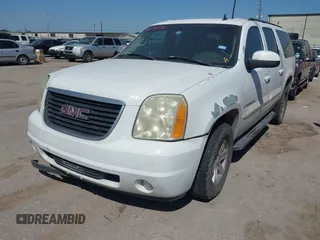 2007 GMC Yukon XL SLT with VIN 1GKFC16017J218410, listed as a IAAI auction lot 41981881 with 209,721 mi miles. Bid and sale history available at carsss.com. Image 2.