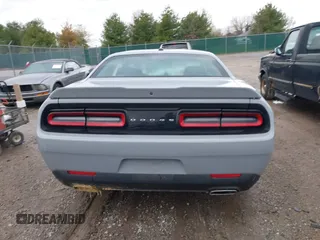 2022 Dodge Challenger GT z VIN 2C3CDZJG2NH188111, wystawiony jako IAAI lot #41859416 z przebiegiem 40 264 mil mil oraz . Historia ofert i sprzedaży dostępna na DreamBid. Obrazek 16.