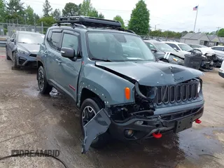 2016 Jeep Renegade Trailhawk with VIN ZACCJBCT3GPC87138, listed as a IAAI auction lot 42076346 with 102,156 mi miles and . Bid and sale history available at carsss.com. Image 1.