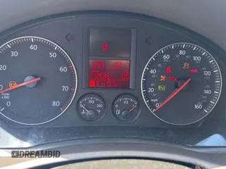 2006 Volkswagen Jetta z VIN 3VWRG81K46M724245, wystawiony jako Copart lot #57293785 z przebiegiem 212 639 mil mil oraz Czysty tytuł • Clean title. Historia ofert i sprzedaży dostępna na DreamBid. Obrazek 8.